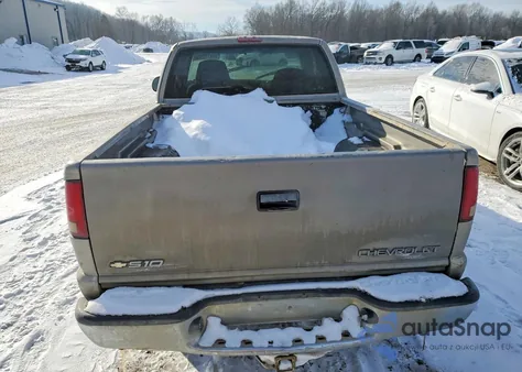 2001 Chevrolet S Truck S10 z USA, uszkodzony, nr VIN 1GCCS195718123678